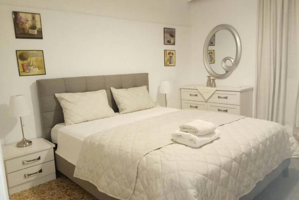 Central Town House 60M2**** Piraeus Luaran gambar