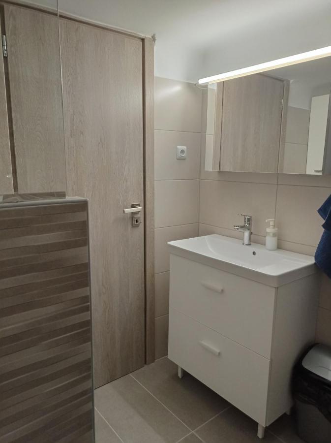 Central Town House 60M2**** Piraeus Luaran gambar